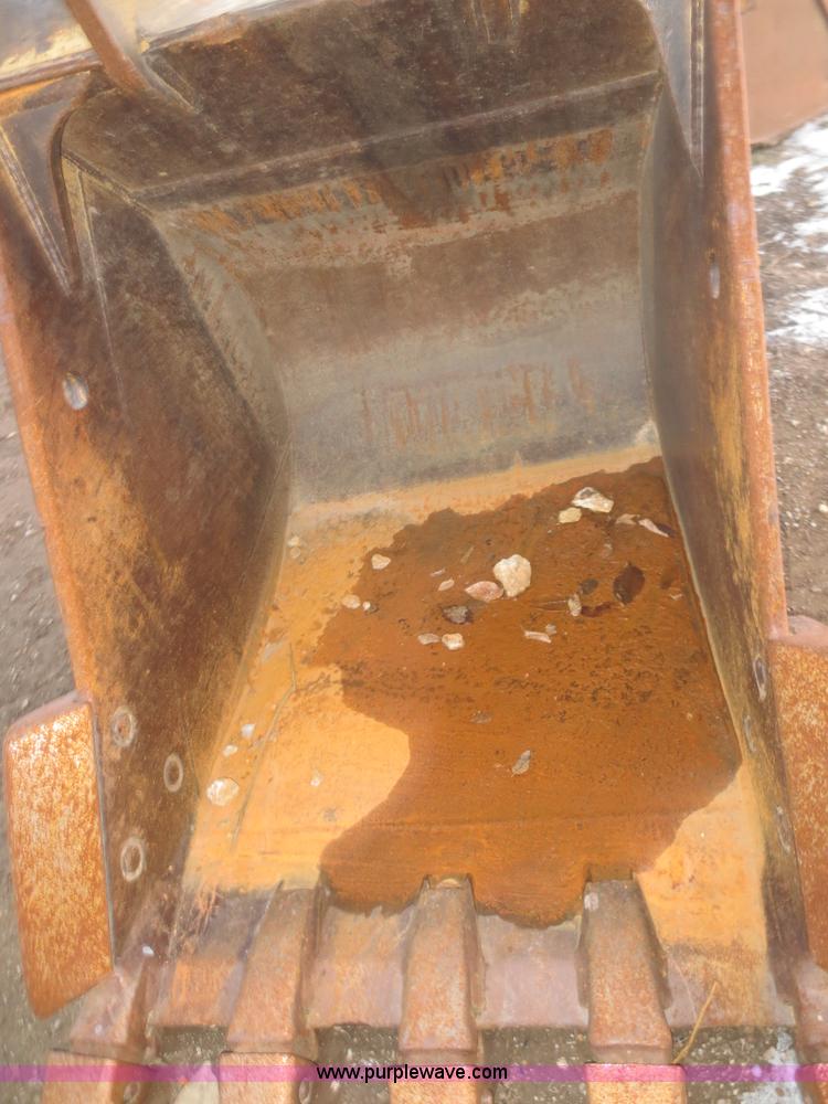 image for item BA9492 Caterpillar 42" excavator bucket