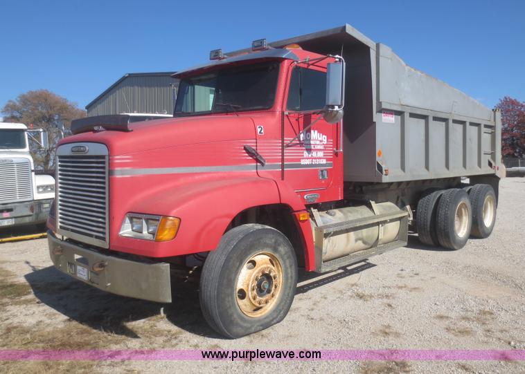 image for item D2203 1997 Freightliner FLD112 dump truck
