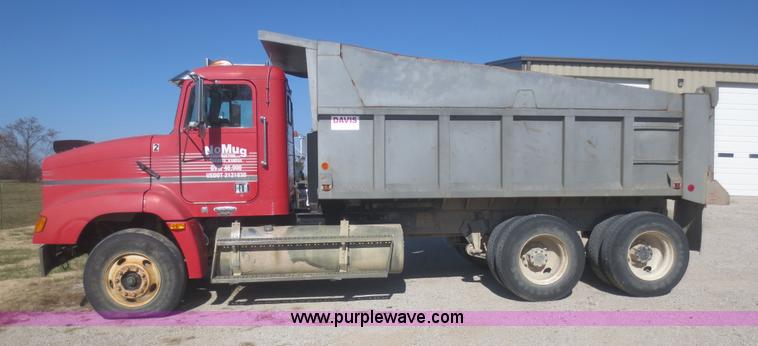 image for item D2203 1997 Freightliner FLD112 dump truck