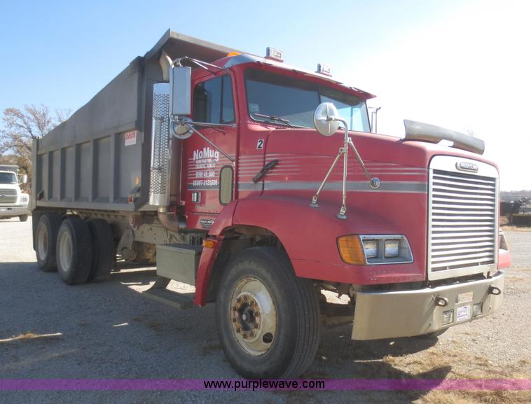 image for item D2203 1997 Freightliner FLD112 dump truck