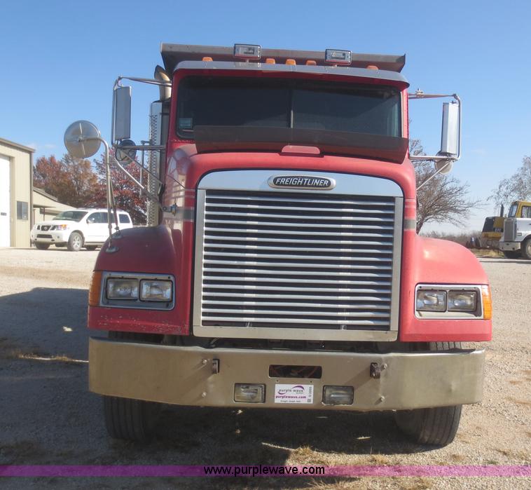 image for item D2203 1997 Freightliner FLD112 dump truck