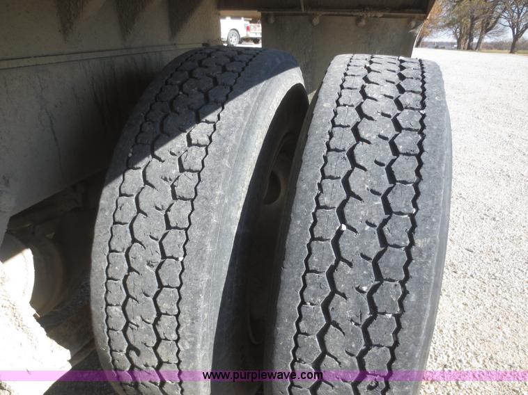 image for item D2203 1997 Freightliner FLD112 dump truck