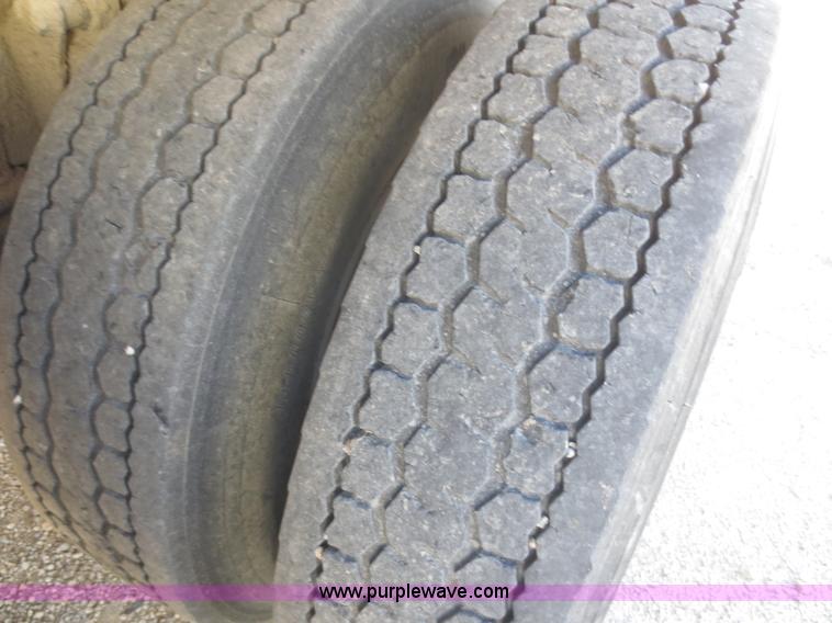 image for item D2203 1997 Freightliner FLD112 dump truck