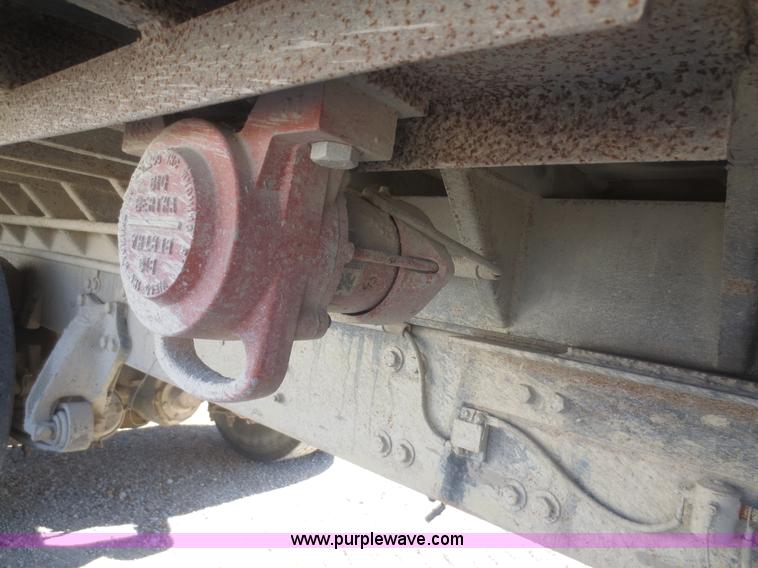 image for item D2203 1997 Freightliner FLD112 dump truck