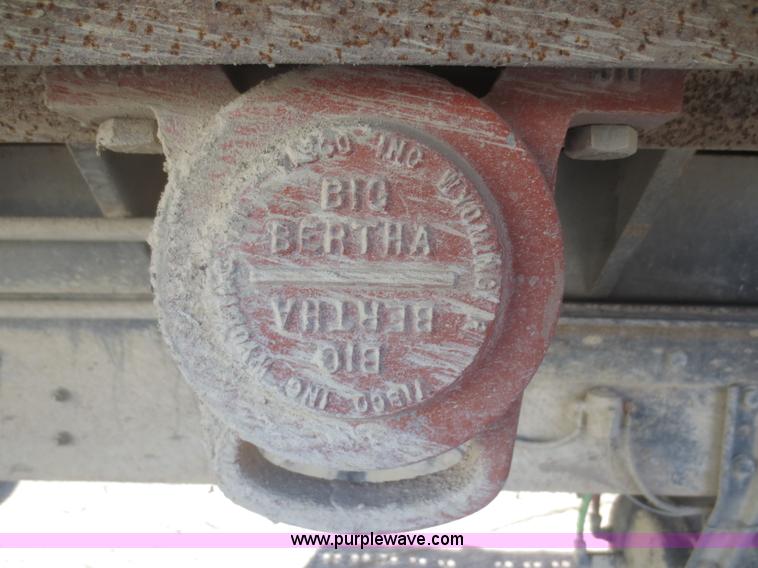 image for item D2203 1997 Freightliner FLD112 dump truck