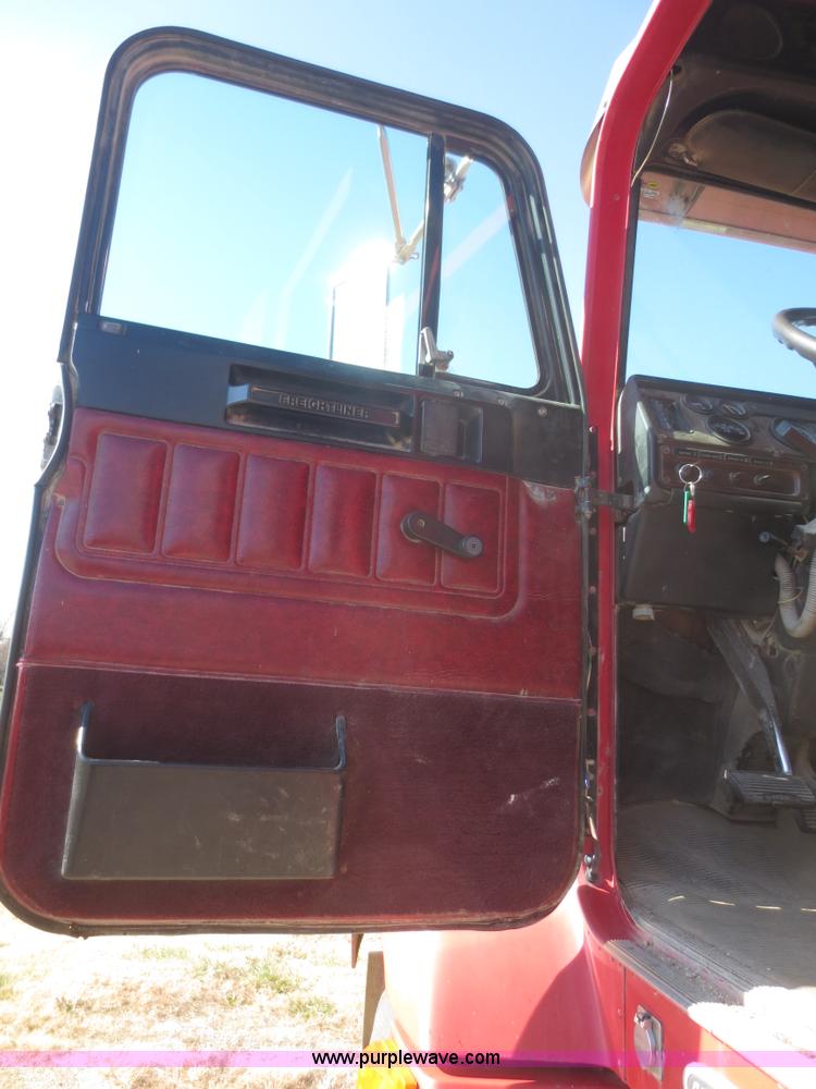 image for item D2203 1997 Freightliner FLD112 dump truck