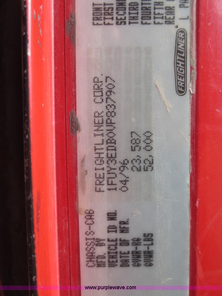 image for item D2203 1997 Freightliner FLD112 dump truck