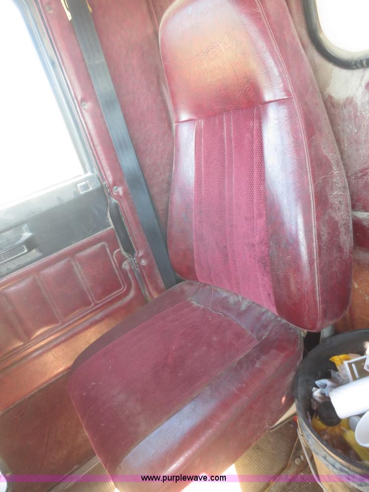 image for item D2203 1997 Freightliner FLD112 dump truck