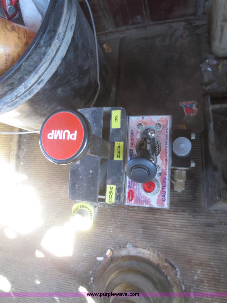 image for item D2203 1997 Freightliner FLD112 dump truck