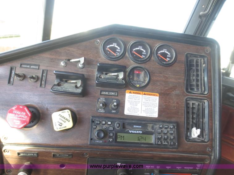 image for item D2203 1997 Freightliner FLD112 dump truck