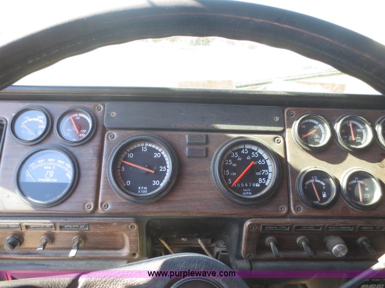 image for item D2203 1997 Freightliner FLD112 dump truck