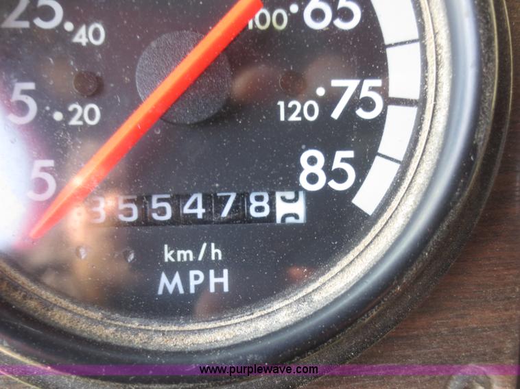 image for item D2203 1997 Freightliner FLD112 dump truck