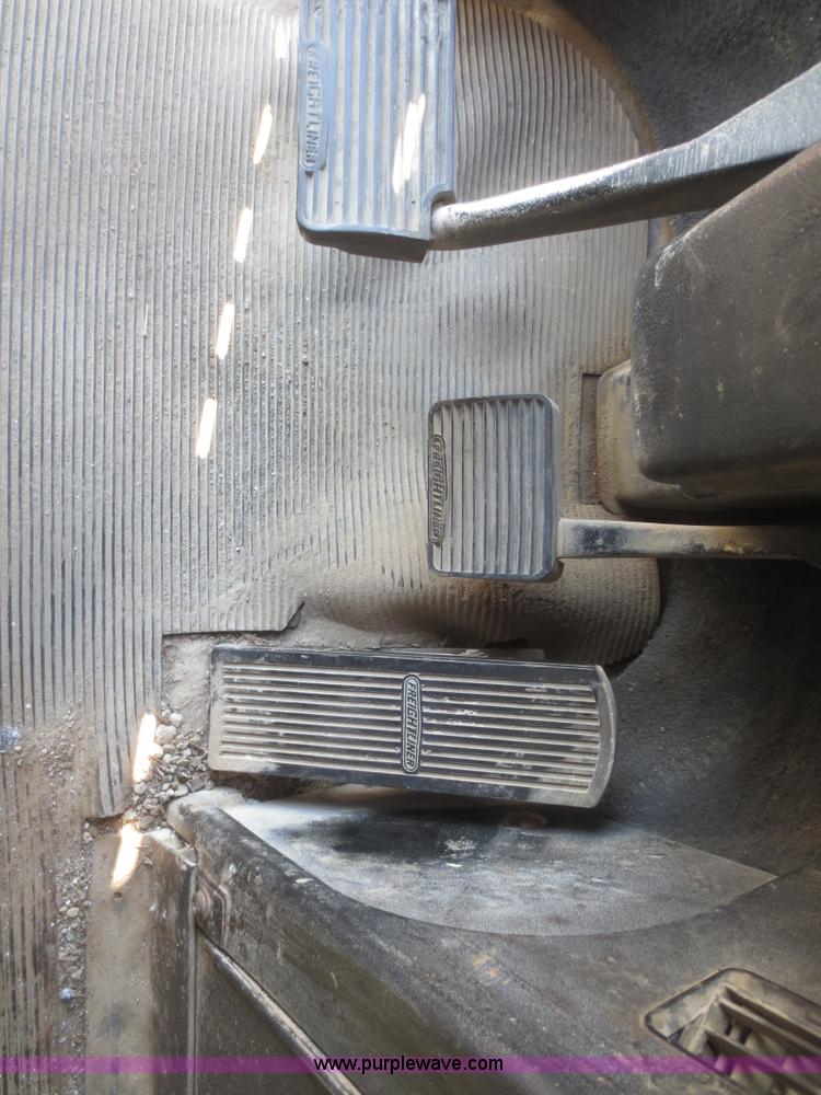 image for item D2203 1997 Freightliner FLD112 dump truck