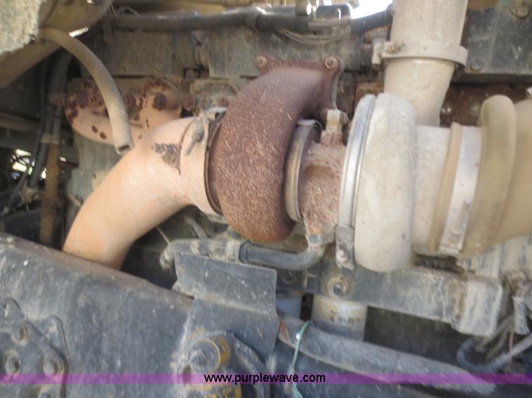 image for item D2204 1992 Ford LT9000 dump truck