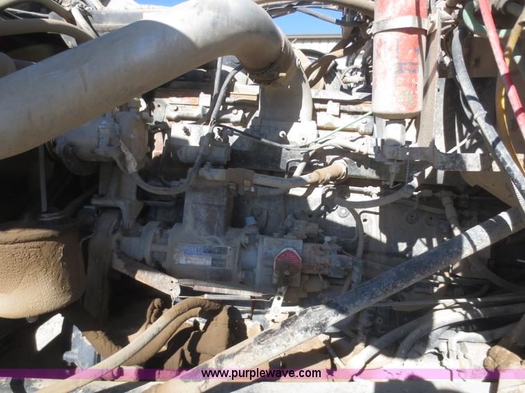 image for item D2204 1992 Ford LT9000 dump truck