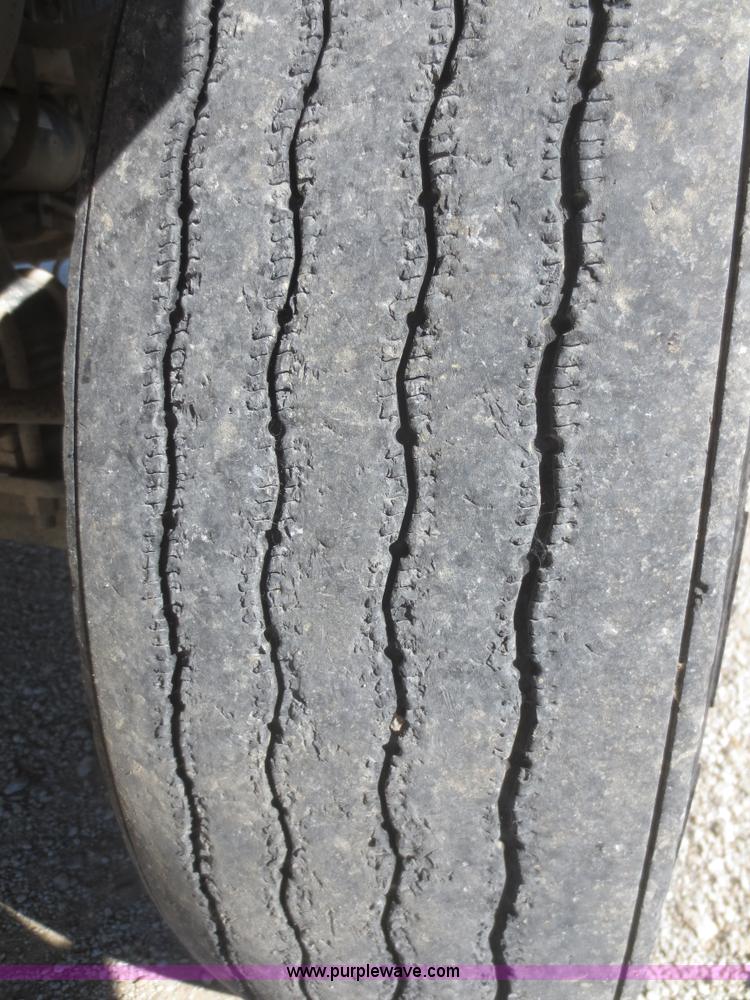 image for item D2205 1995 Freightliner FLD112 dump truck