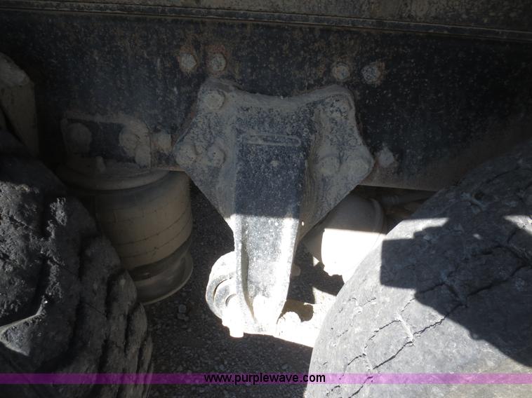 image for item D2205 1995 Freightliner FLD112 dump truck