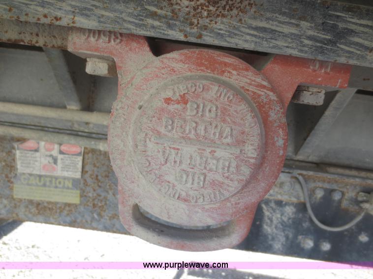 image for item D2205 1995 Freightliner FLD112 dump truck