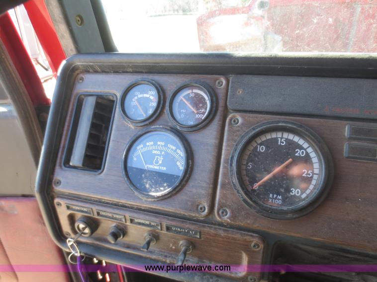 image for item D2205 1995 Freightliner FLD112 dump truck