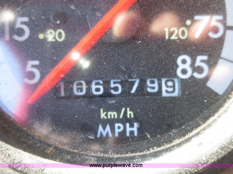 image for item D2205 1995 Freightliner FLD112 dump truck