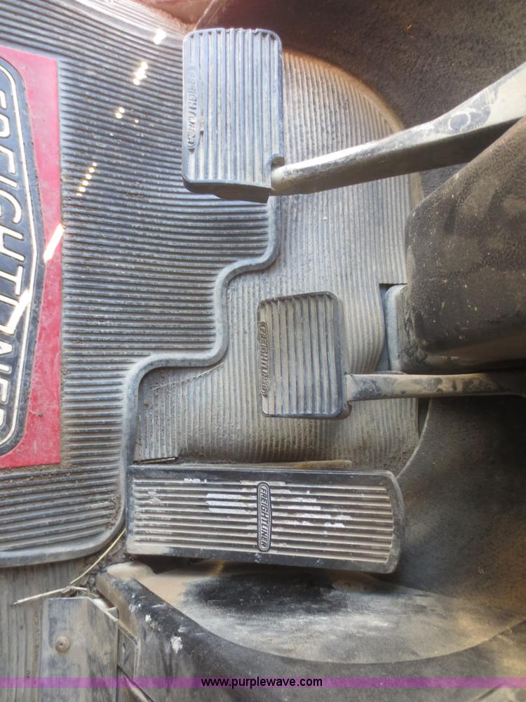 image for item D2205 1995 Freightliner FLD112 dump truck