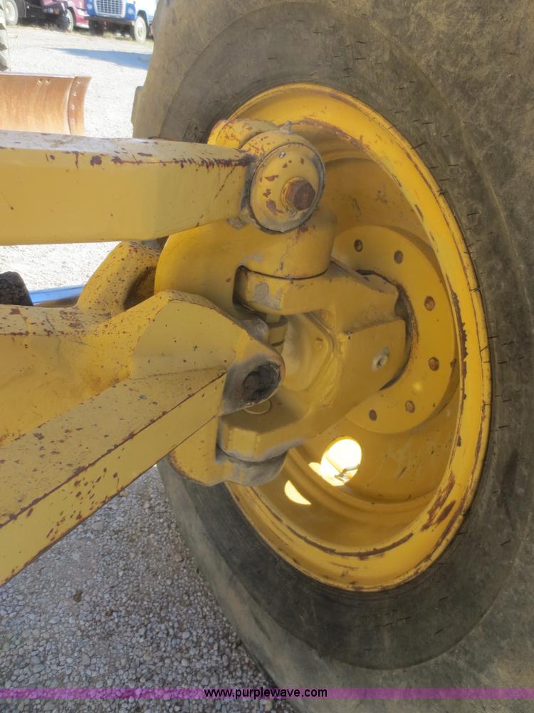 image for item D2206 1993 Caterpillar 12G articulated motor grader