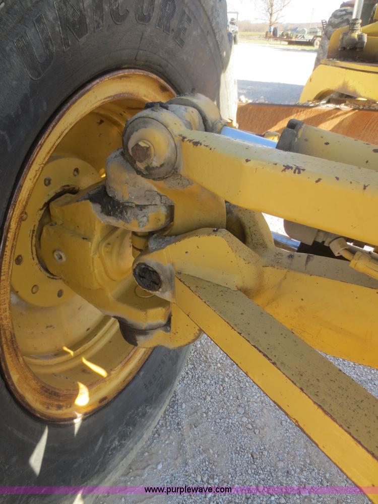 image for item D2206 1993 Caterpillar 12G articulated motor grader