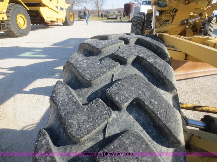 image for item D2206 1993 Caterpillar 12G articulated motor grader