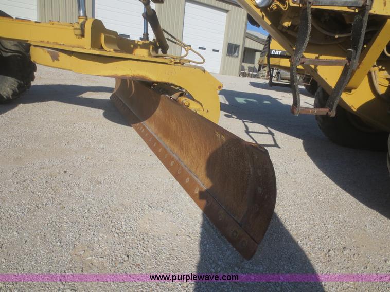 image for item D2206 1993 Caterpillar 12G articulated motor grader