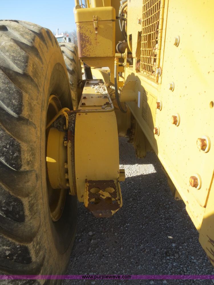 image for item D2206 1993 Caterpillar 12G articulated motor grader