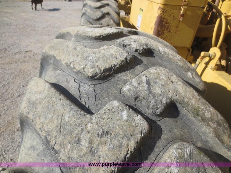 image for item D2206 1993 Caterpillar 12G articulated motor grader