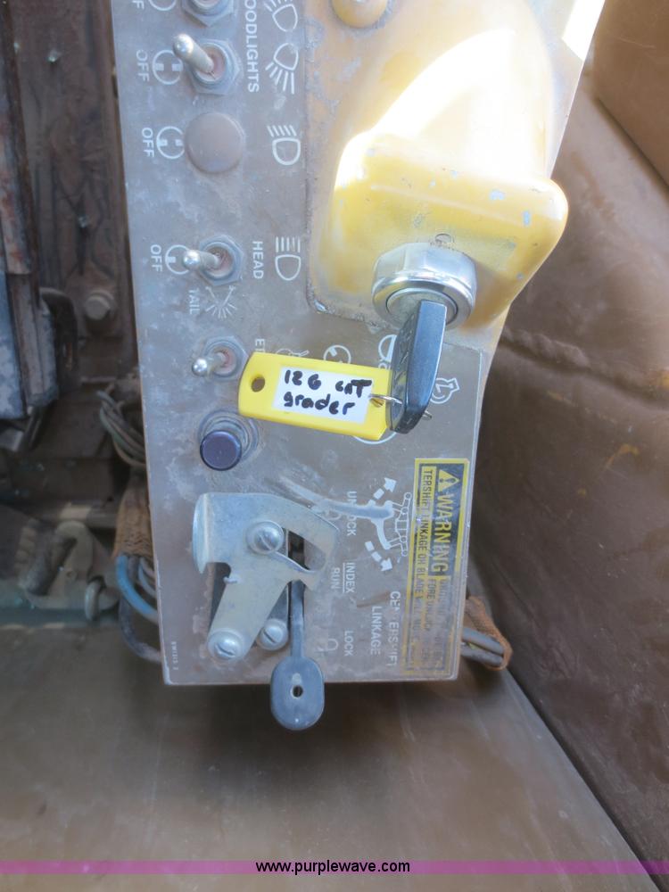 image for item D2206 1993 Caterpillar 12G articulated motor grader