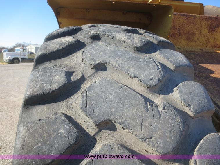 image for item D2207 1994 Caterpillar 615C Series II elevating scraper