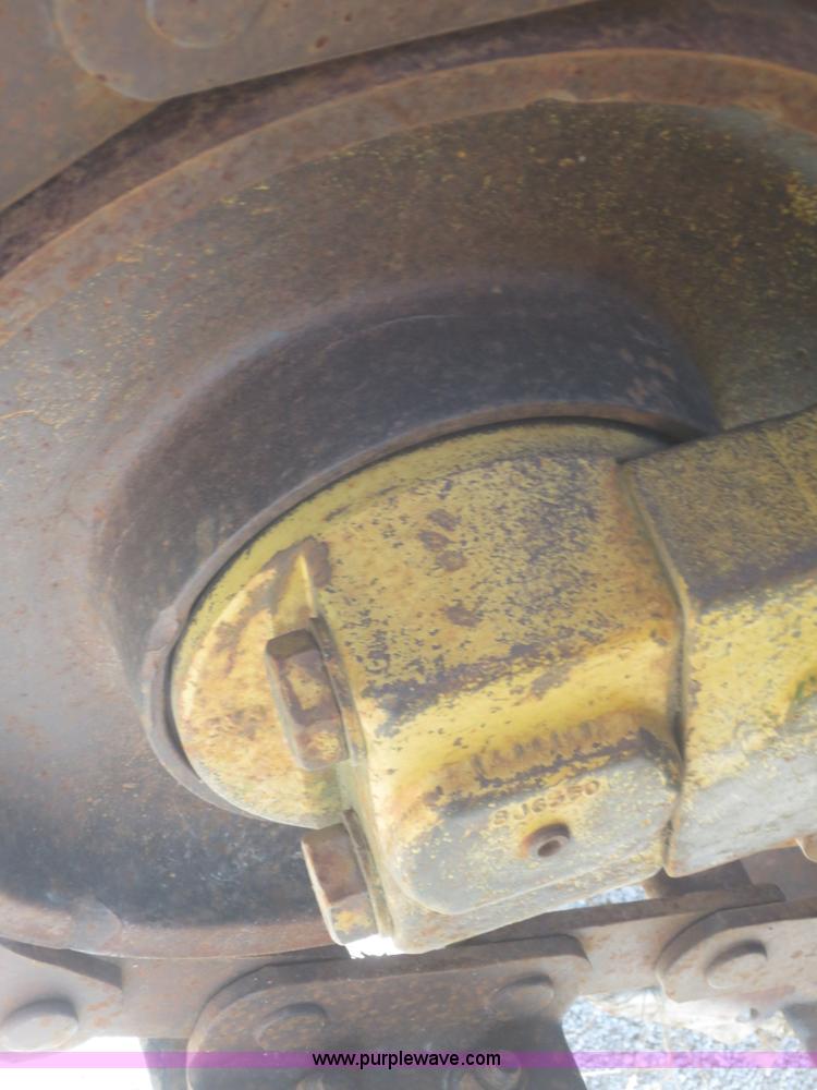 image for item D2207 1994 Caterpillar 615C Series II elevating scraper