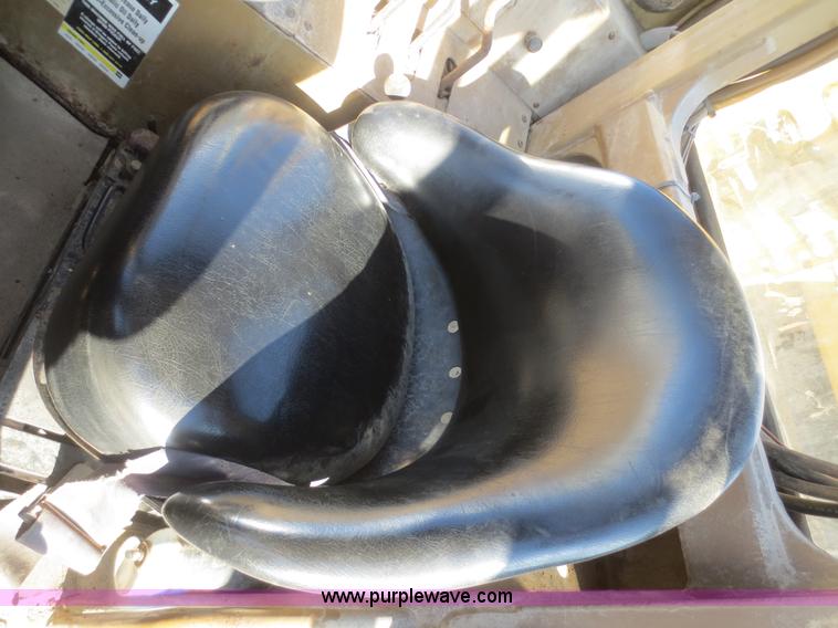 image for item D2207 1994 Caterpillar 615C Series II elevating scraper