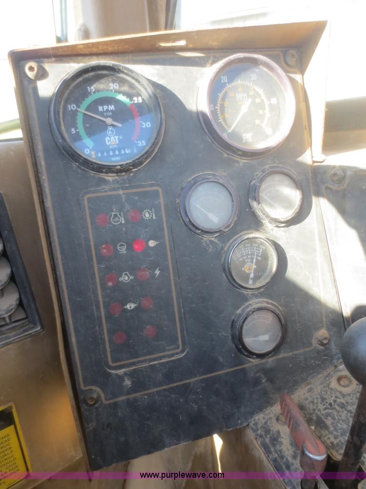 image for item D2207 1994 Caterpillar 615C Series II elevating scraper