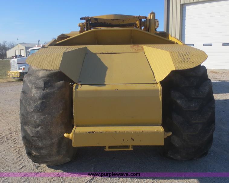 image for item D2208 John Deere 5010 elevating scraper