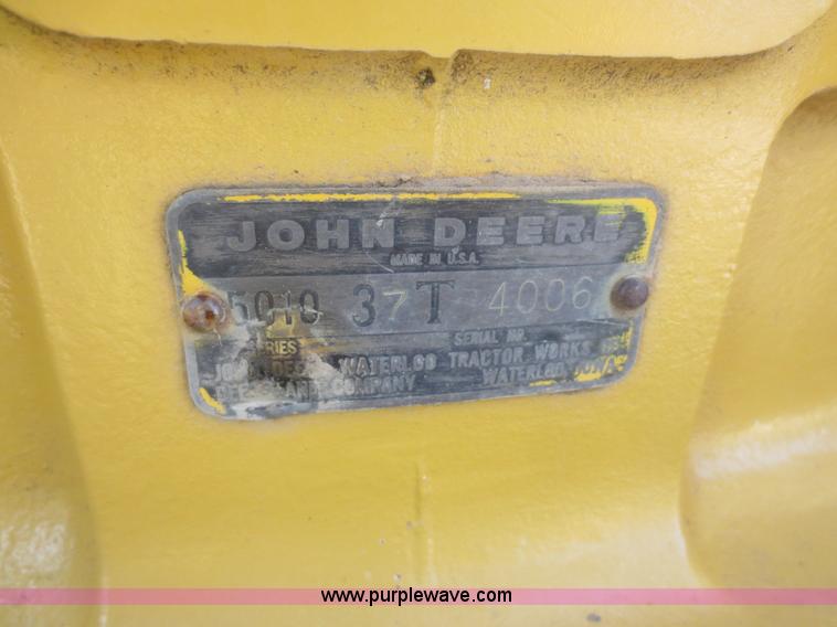 image for item D2208 John Deere 5010 elevating scraper