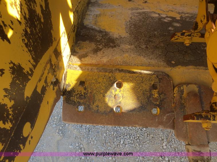 image for item D2208 John Deere 5010 elevating scraper