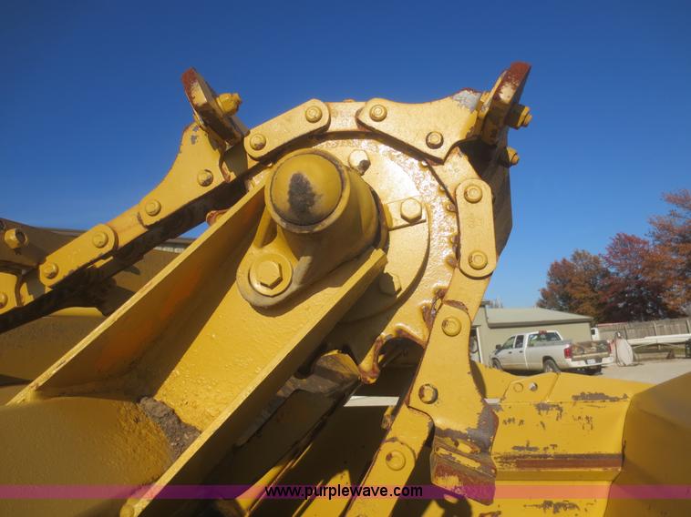 image for item D2208 John Deere 5010 elevating scraper