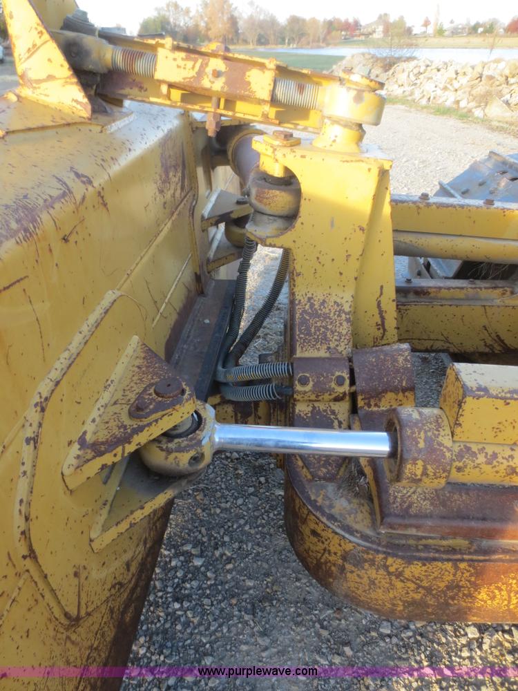 image for item D2210 2001 Caterpillar D5C XL Series III dozer