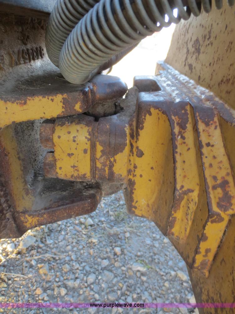 image for item D2210 2001 Caterpillar D5C XL Series III dozer