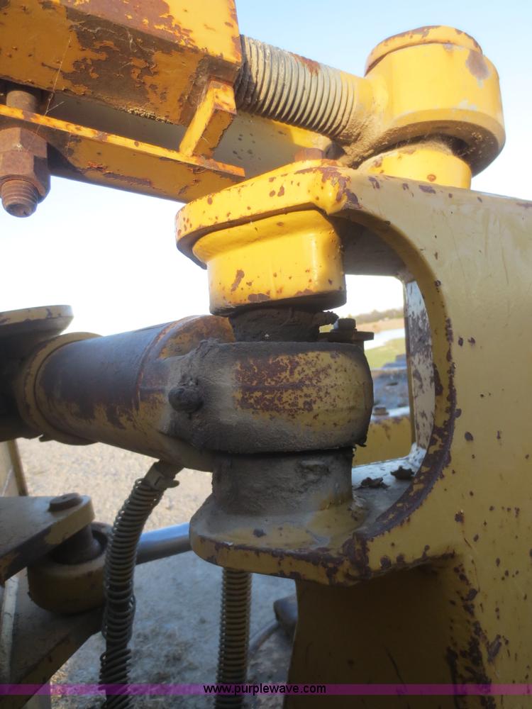 image for item D2210 2001 Caterpillar D5C XL Series III dozer