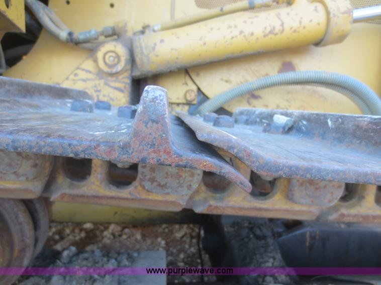 image for item D2210 2001 Caterpillar D5C XL Series III dozer