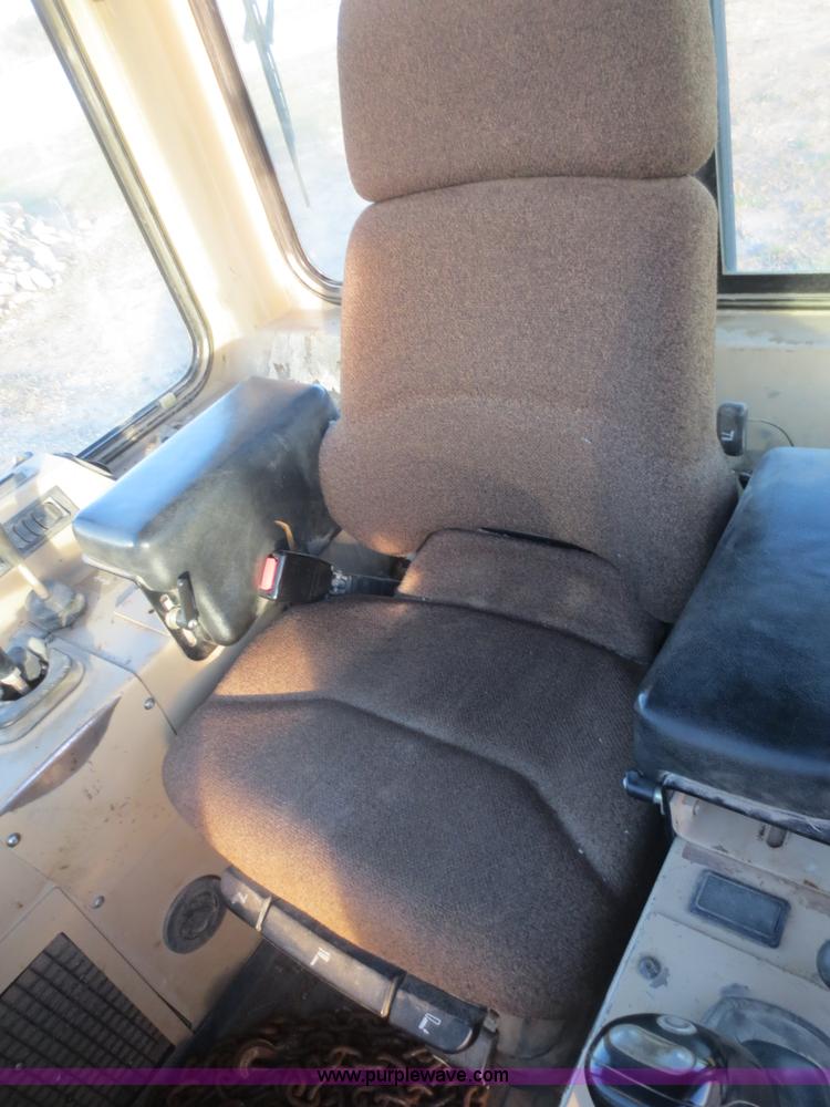 image for item D2210 2001 Caterpillar D5C XL Series III dozer