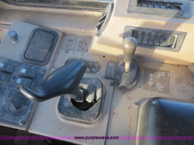 image for item D2210 2001 Caterpillar D5C XL Series III dozer