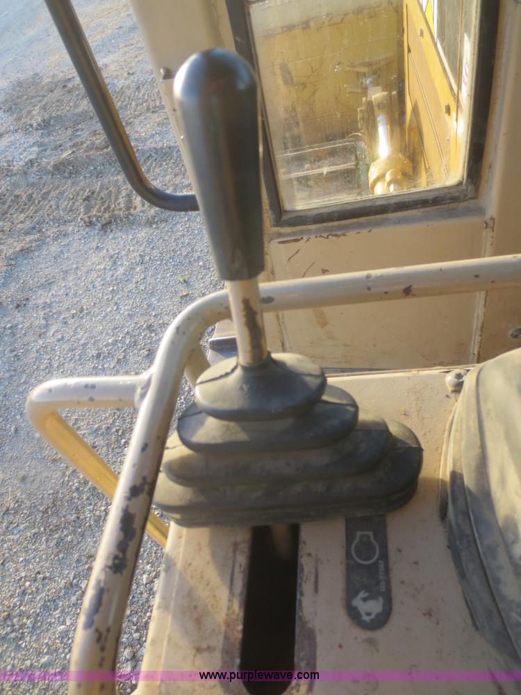 image for item D2210 2001 Caterpillar D5C XL Series III dozer