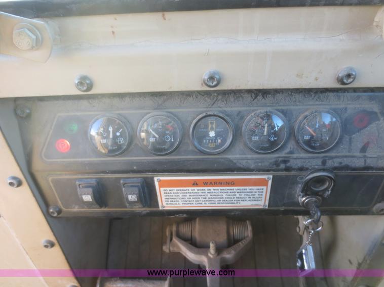 image for item D2210 2001 Caterpillar D5C XL Series III dozer