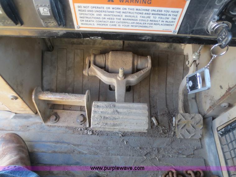 image for item D2210 2001 Caterpillar D5C XL Series III dozer