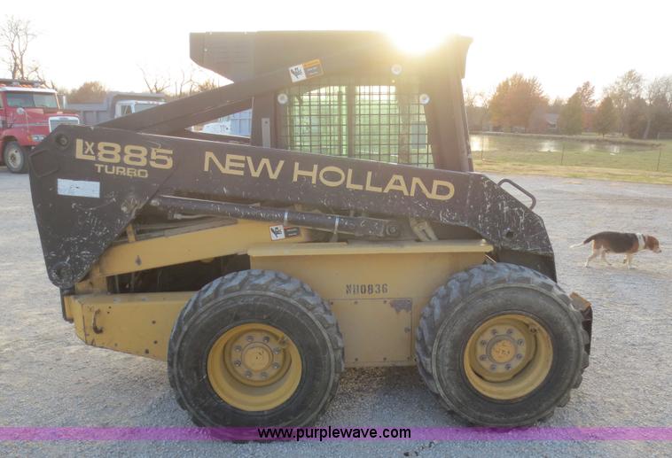 image for item D2212 1998 New Holland LX885 skid steer